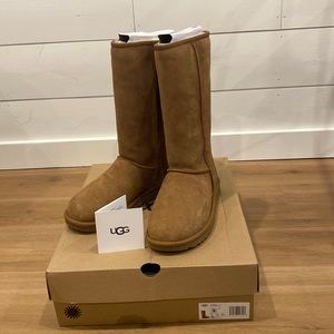 NEW UGG Women’s Classic Tall II Water Resistant Chestnut Sheepskin Boots, size 8